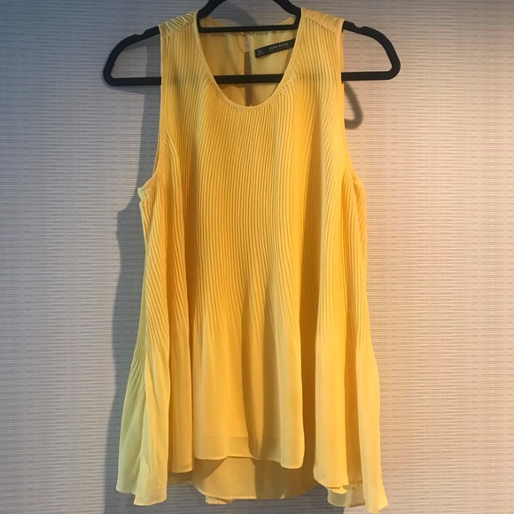 zara yellow pleated top